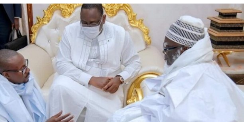 Touba : Macky Sall reçu nuitamment par Serigne Mountakha en présence de Cheikh Bass