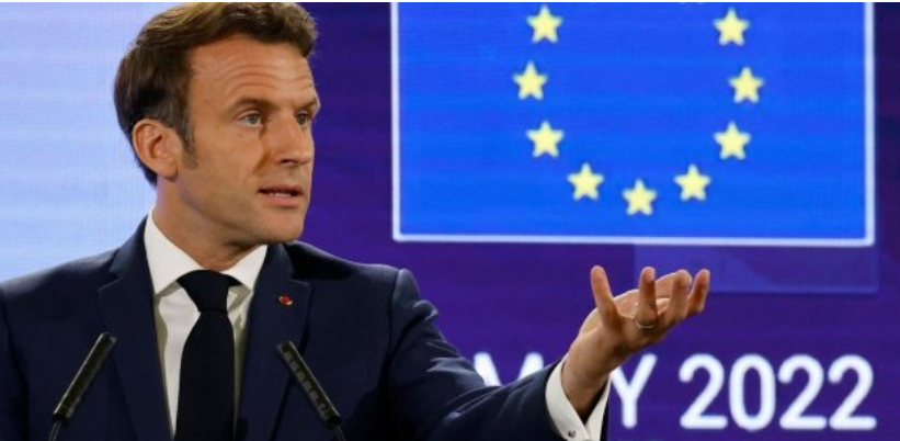 Face à la Russie, Emmanuel Macron ambitionne de transformer l’Union européenne