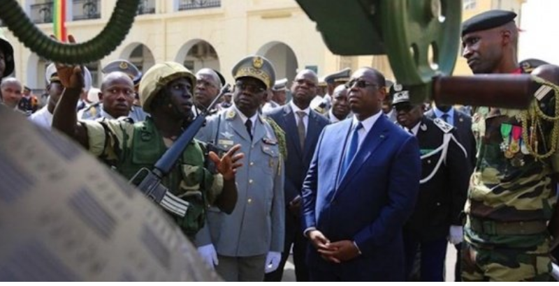 Dépenses militaires : pourquoi Macky Sall achète des armes