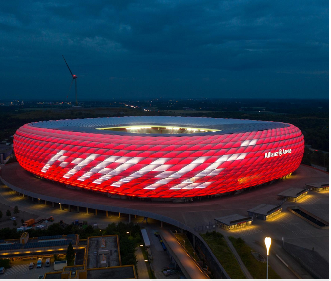 Le stade du Bayern illuminé aux couleurs de Mané !