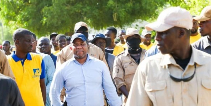 [Images] Bougane Gueye bat campagne dans les rues de Dakar contre BBY