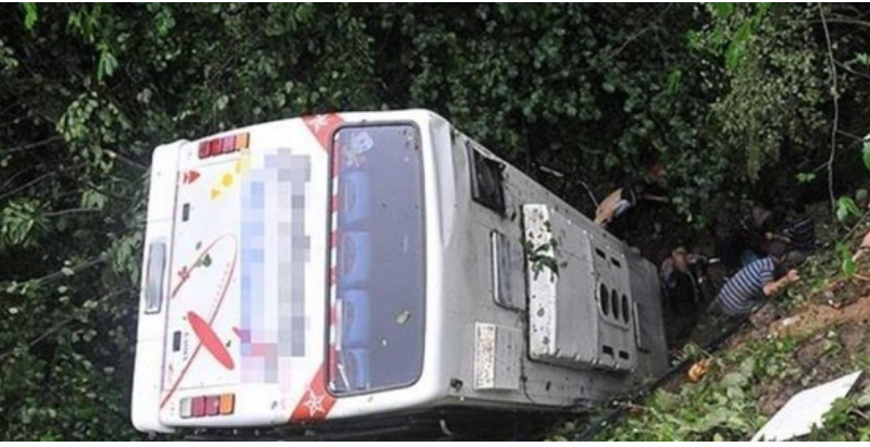 Kenya: un car de voyageurs chute d’un pont, une trentaine de morts