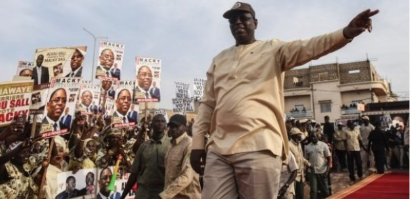 Troisième mandat: Macky Sall invité à tenter le coup