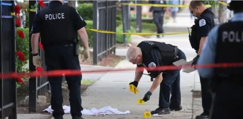 Fusillade dans un défilé du 4-Juillet près de Chicago: au moins 5 morts et 16 blessés