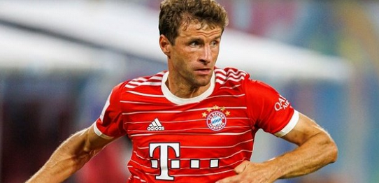 Thomas Müller cambriolé pendant le match Bayern-Barça