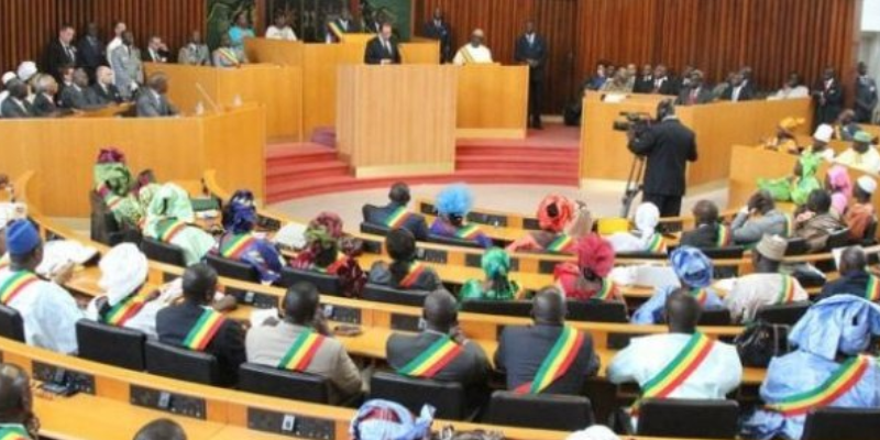 Assemblée nationale : combien gagne un président de groupe parlementaire