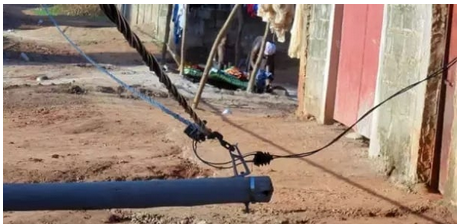 Kaolack : Un jeune homme reçoit un poteau électrique en béton en pleine figure et meurt sur le coup