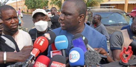 Présence de la police chez Sonko: Dethié Fall parle d’un frein à la liberté