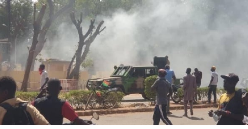 Ouaga : Des manifestants contre l’Ambassadeur de France et la présence de l’armée française au Burkina dispersés