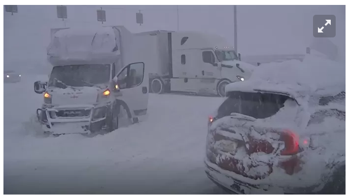 L’État de New York frappé par une tempête de neige historique