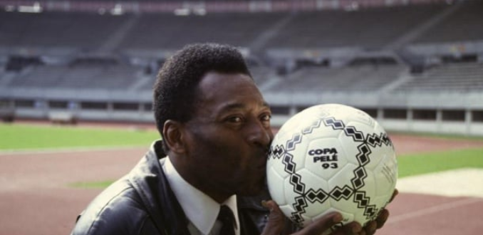 Pelé rassurant sur son état de santé