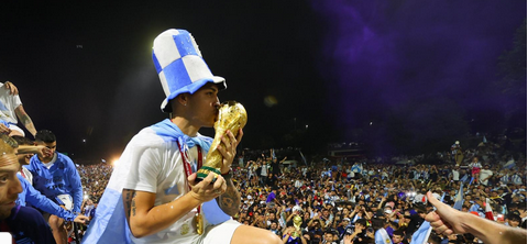 Les nouveaux champions du monde sont arrivés en Argentine (IMAGES)