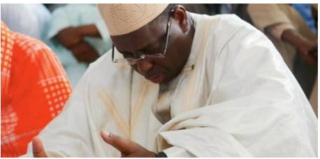 Macky Sall a prié à la grande mosquée de Tambacounda