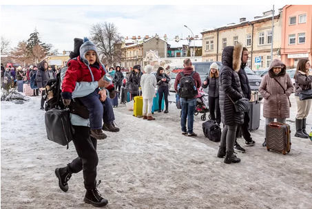 Les Ukrainiens habitant en Pologne retournent chez eux pour les fêtes