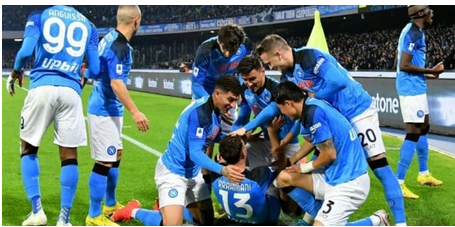 Italie: Naples atomise la Juventus