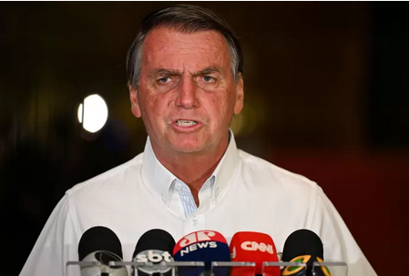 Bolsonaro reconnaît avoir commis « quelques erreurs » durant son mandat