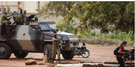 Burkina: au moins 18 personnes tuées dans deux attaques