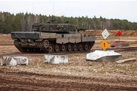 “La Pologne livrera dès cette semaine dix chars Leopard à l’Ukraine”