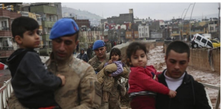 Turquie: au moins 10 morts dans des inondations dans la zone du séisme