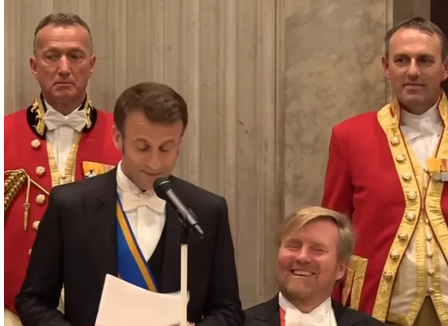 Macron s’essaie au néerlandais et fait sourire le roi Willem-Alexander