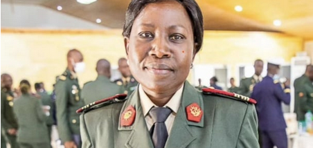 Fatou Fall : cinq choses à savoir sur la première femme général de l’Armée