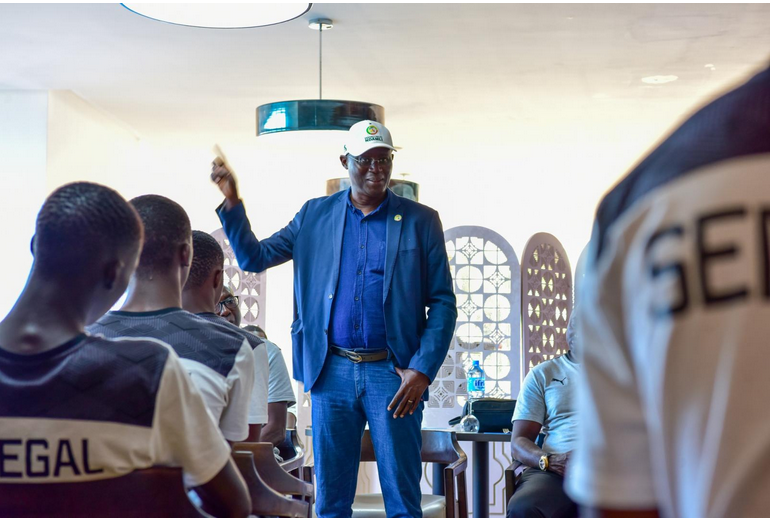 Visite de Me Senghor aux Lionceaux avant le match contre l’Afrique du Sud (IMAGES)