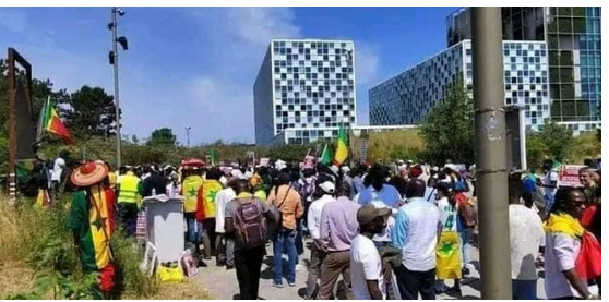 Rassemblement de Sénégalais devant la CPI