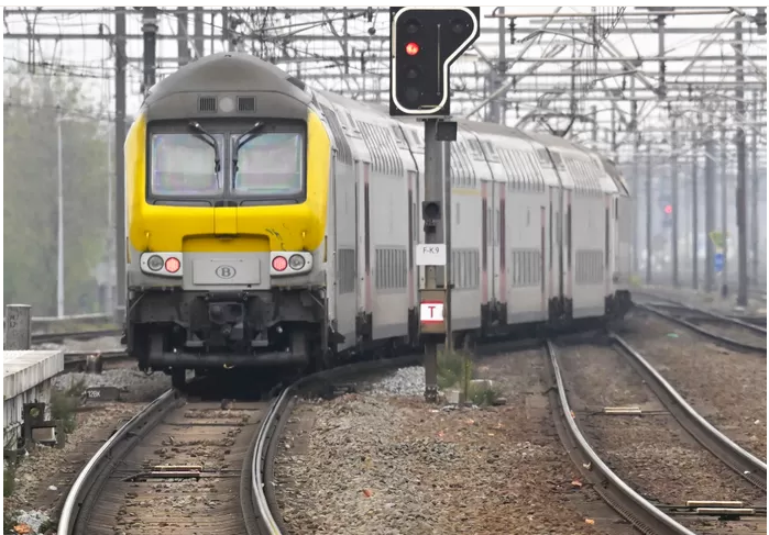 Rochers sur les voies: trafic ferroviaire interrompu entre Rochefort et Libramont