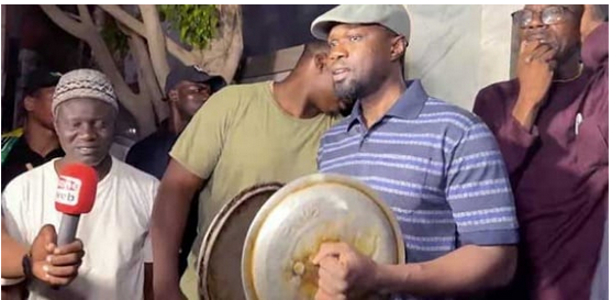 Ousmane Sonko annule sa cérémonie d’investiture et invite à un concert de casseroles