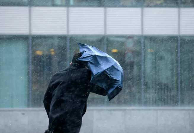 Risque de tempête avec des rafales jusqu’à 80 km/h: le numéro 1722 activé