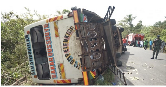 Un bus se renverse à Louga, 16 morts