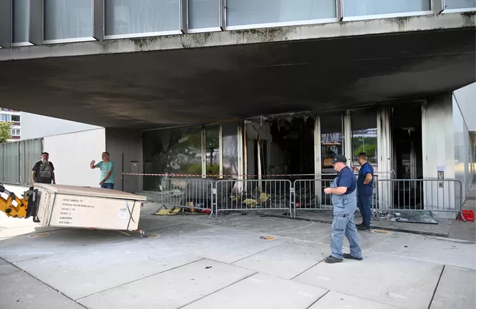 Mairie incendiée à Mons-en-Baroeul: neuf personnes mises en examen