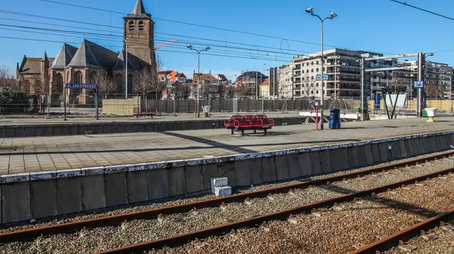 Un ado de 15 ans poignardé à la gare de Blankenberge: le suspect arrêté après un tir de la police