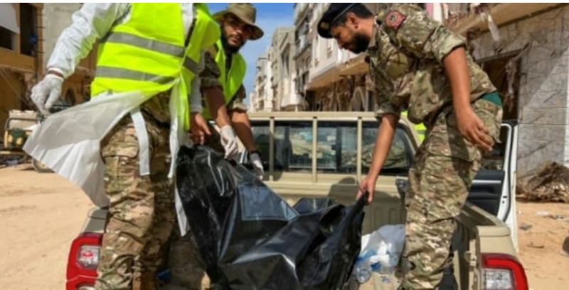 Libye: à Derna, des rescapés sous le choc racontent la catastrophe