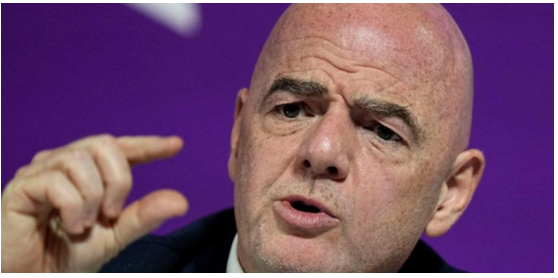 Baiser forcé: Gianni Infantino brise le silence