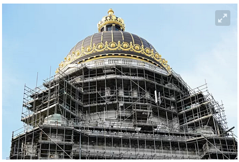 C’est officiel: la restauration des façades du Palais de Justice de Bruxelles a commencé