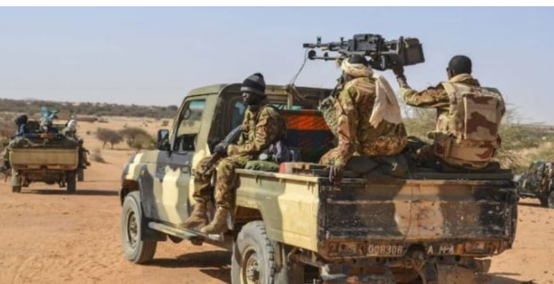 Mali: l’armée se rapproche d’une ville stratégique du nord, combats avec les rebelles