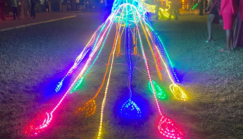 Jeux de lumières, guirlandes, décoration : Les Places et artères emblématiques de Dakar brillent