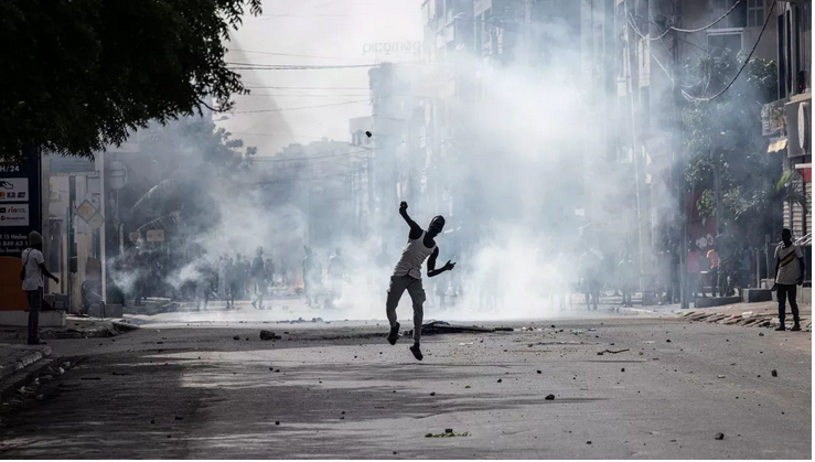 Manifestations contre le report : Un deuxième mort enregistré !