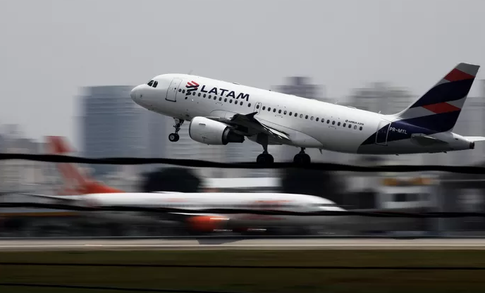 Graves turbulences sur un vol au départ de Sydney: 13 passagers hospitalisés, dont un dans un état grave