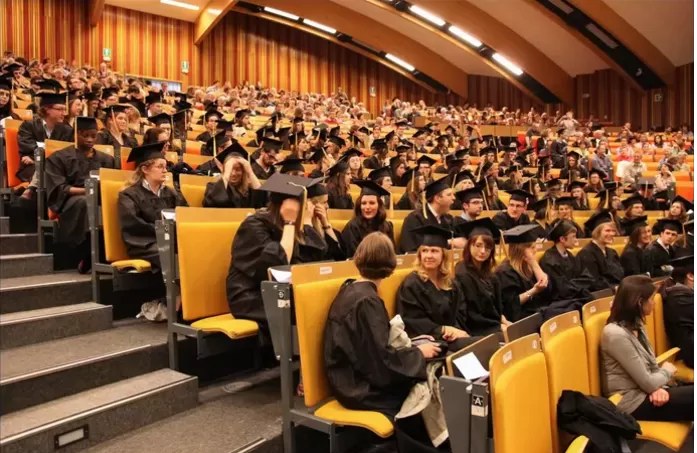 Augmentation du nombre de travailleurs et de diplômés de l’enseignement supérieur en Belgique