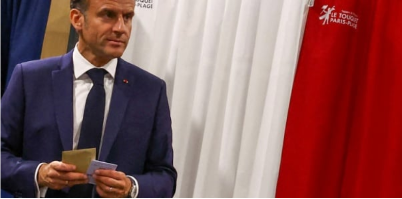 Macron pour l’interdiction du téléphone « avant 11 ans » et des réseaux « avant 15 ans »