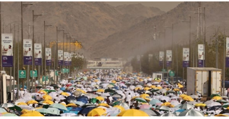 Hajj: marée de fidèles au mont Arafat sous une chaleur extrême