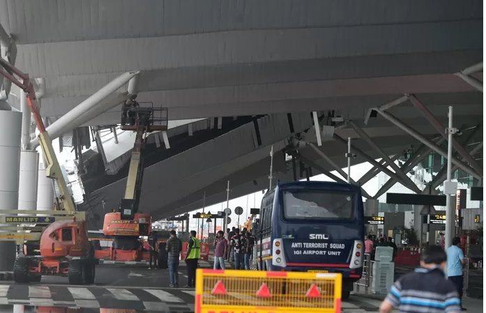 Un toit s’effondre à l’aéroport de New Delhi: un mort, 8 blessés