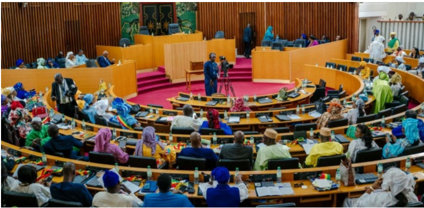 Assemblée nationale : Les députés procèdent au toilettage du règlement intérieur pour accueillir la DPG d’Ousmane Sonko