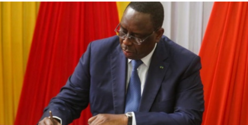 «Je dors bien, très bien même» : Macky Sall donne de ses nouvelles à…