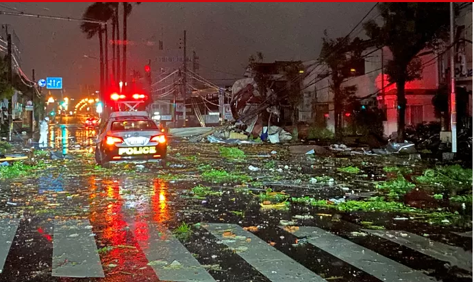 Le typhon Shanshan fait rage au Japon: trois morts et un ordre d’évacuation pour des centaines de milliers d’habitants