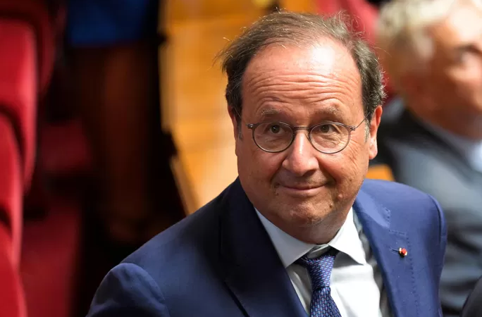 François Hollande “pose ses petits cailloux” en vue de la présidentielle, selon un socialiste qui le connait bien