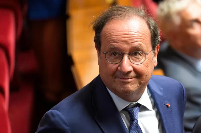 François Hollande “pose ses petits cailloux” en vue de la présidentielle, selon un socialiste qui le connait bien