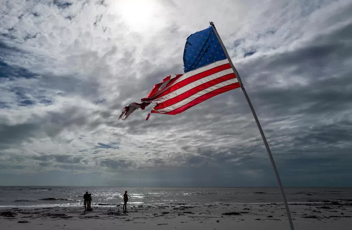 Au moins 16 mort, l’ouragan Milton laisse derrière lui une Floride choquée: “Nous sommes en vie. C’est tout ce qui nous reste”